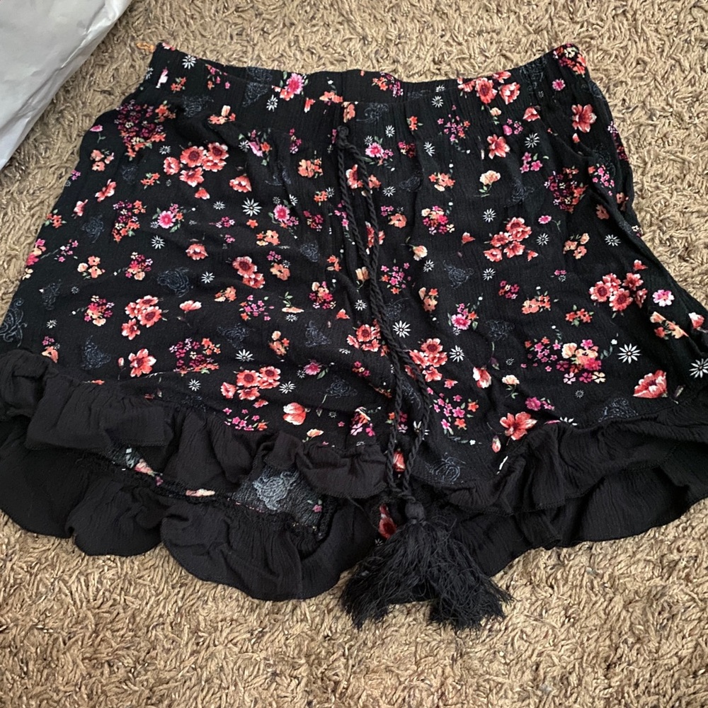 no boundaries floral flowy shorts